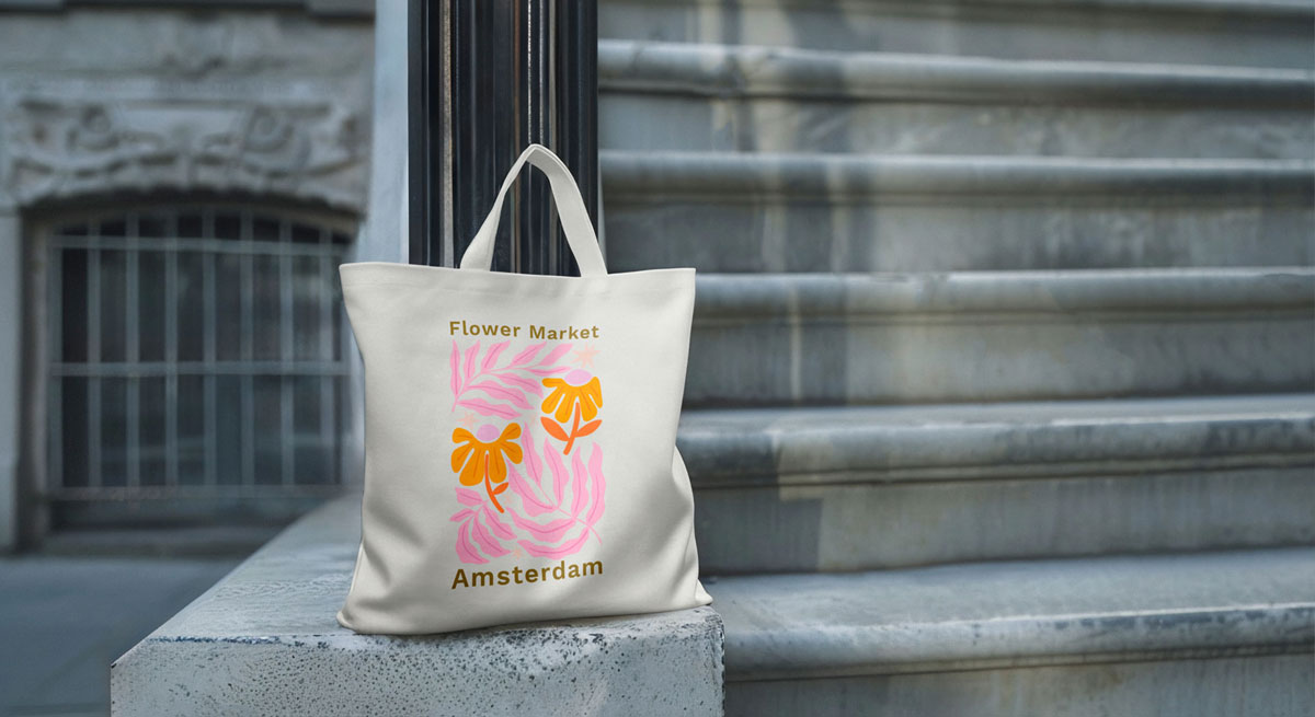 Canvas tas met bedrukking bij museum. Promotionele giveaway.